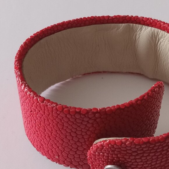 Genuine stingray cuff bracelet red with silver .925 decoration  Antique de Paris - Picture 15 of 16